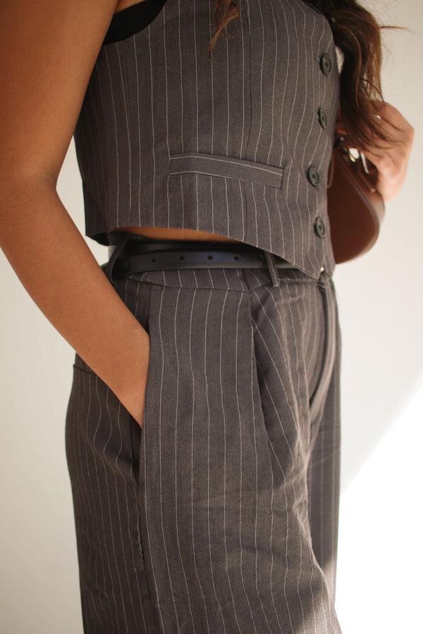 Calça Risca de Giz Cinza